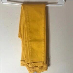 YMI | yellow curvy stretched butt lift cropped jeans